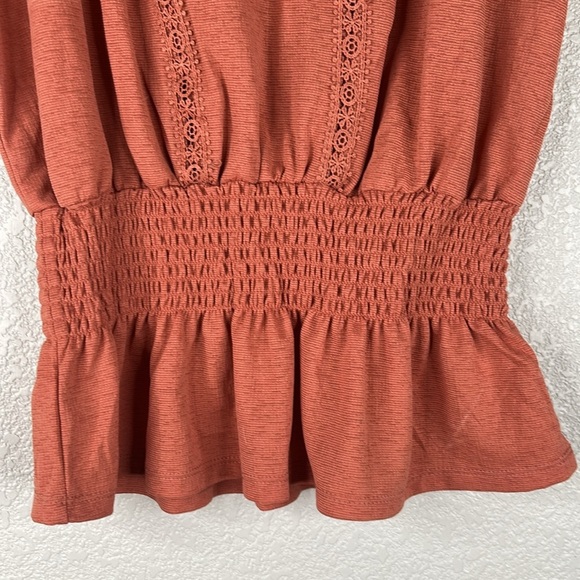 Love & Joy Mauve Pink Boho Lace Casual Short Sleeve Top Size Small - Picture 3 of 6